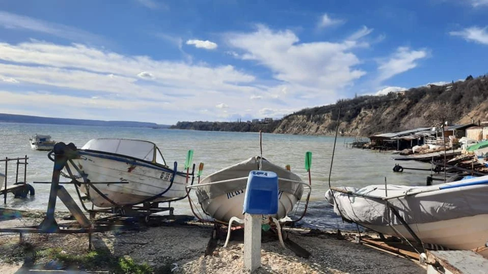 Жегата прогони рибата навътре в Черно море