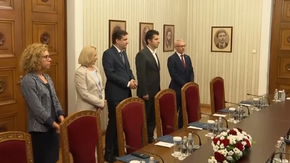 ПП-ДБ публикува проект на декларацията си за излизане от политическата криза