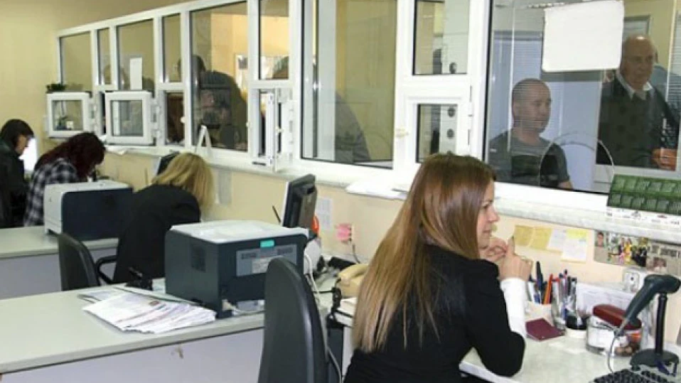 Социални работници излизат на протест заради заплата от 850 лв.