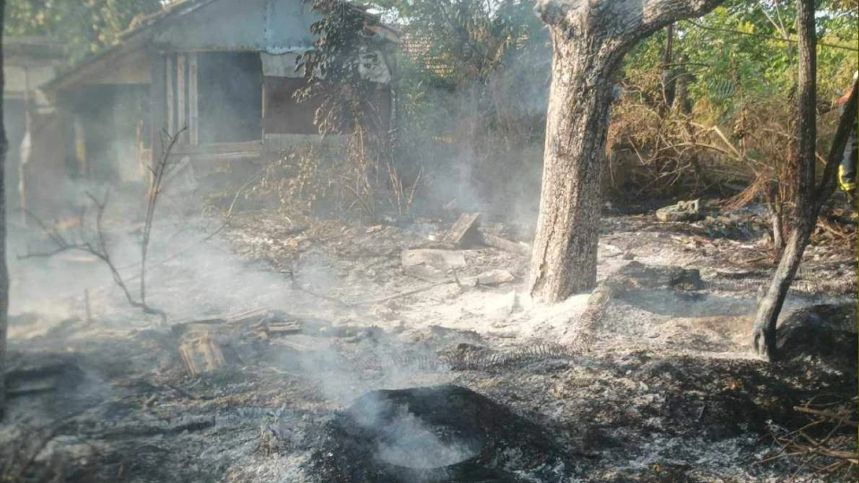 Къща подпали дворни места в шуменско село