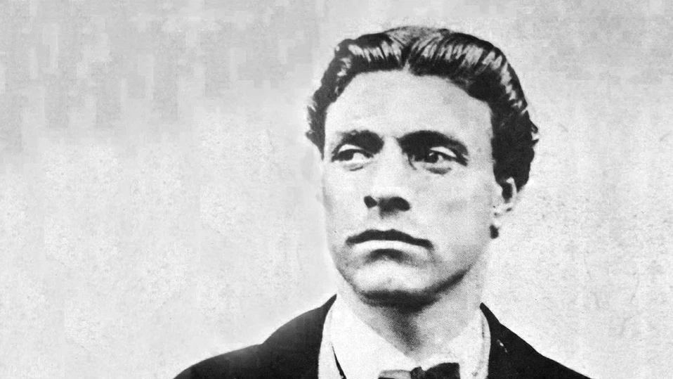 Спи, Дяконе, остани в незнайния си гроб - историята на едно стихотворение