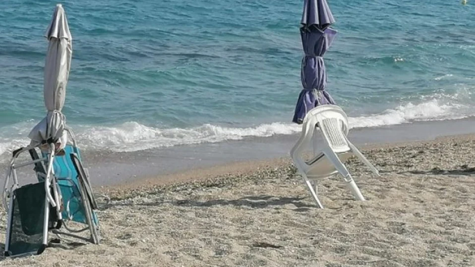 Масово заключват чадъри и шезлонги на Халкидики