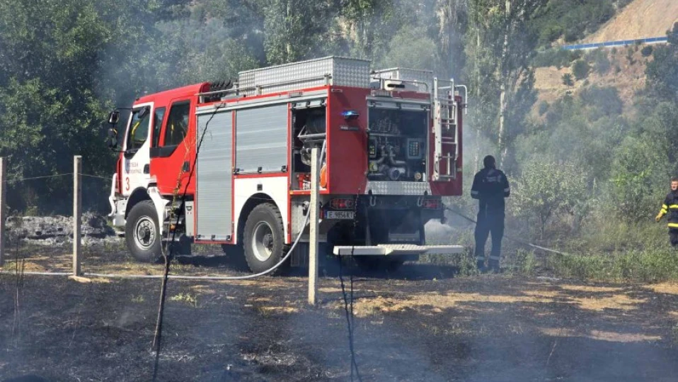 Oгнеборци пострадаха при пожара край Харманли