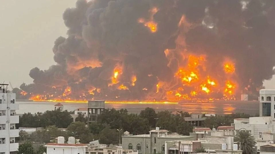 Хутите заплашиха Израел с отмъщение след удара срещу Ходейда