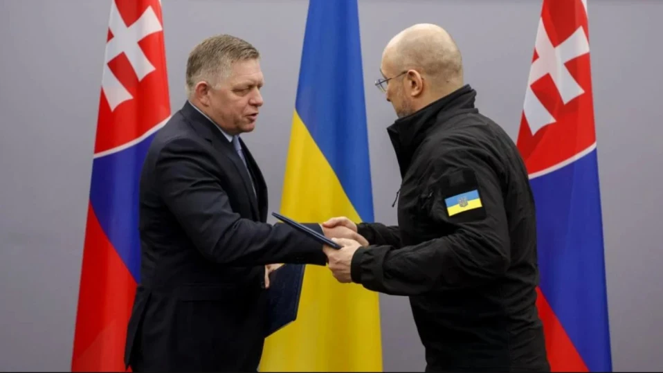 Фицо се оплака на Шмигал от украинските санкци срещу "Лукойл", които удариха Словакия