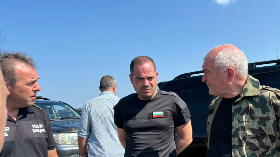 Настаняват във фургони първите семейства от Воден, останали без дом
