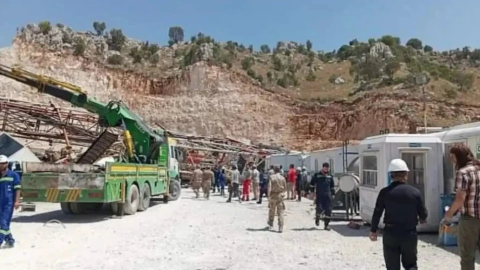 Нефтена сонда се срути в Турция, има пострадали (ВИДЕО)