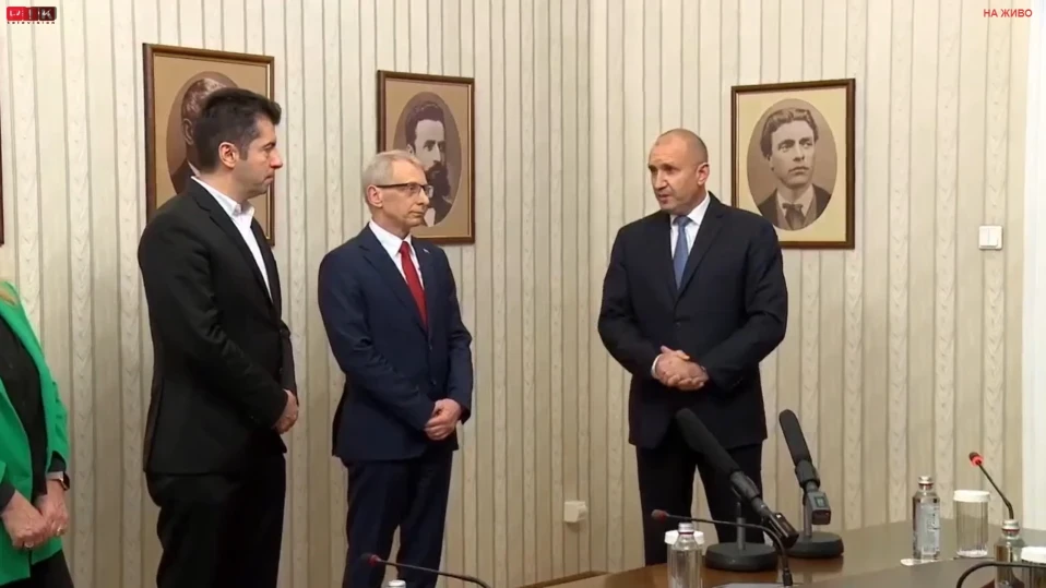 Денков се предложи за премиер и веднага върна мандата на Радев (ВИДЕО)