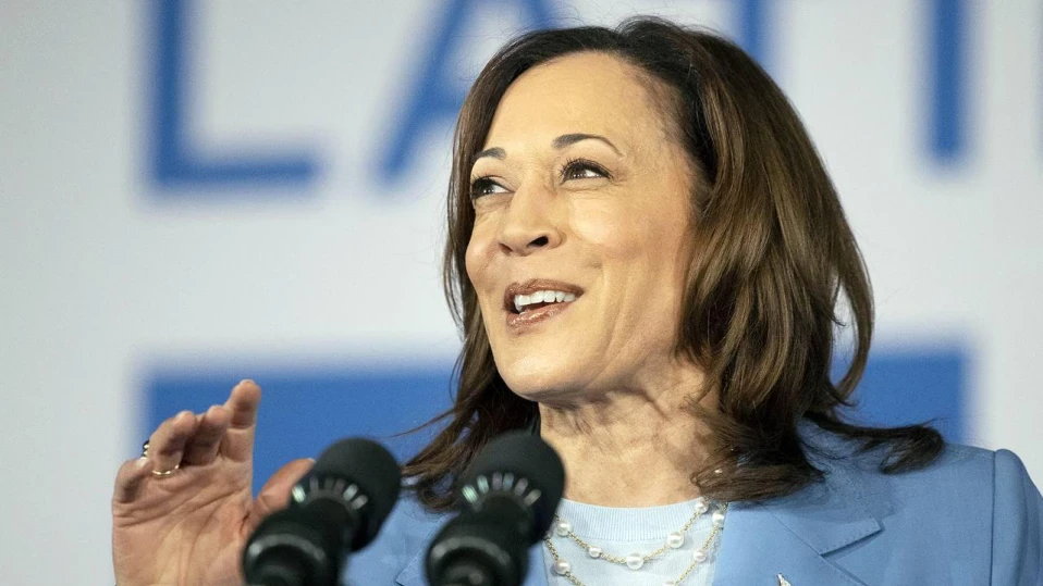 Харис води пред Тръмп, показва проучване