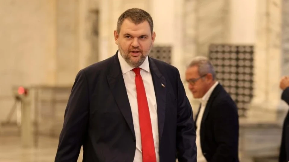 Делян Пеевски изпрати в МВР, Прокуратурата и ДАНС доклада за корупцията в Агенция “Митници”