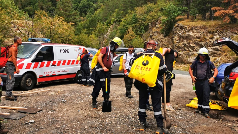 Набират още доброволци за няколко града и допълнителна техника