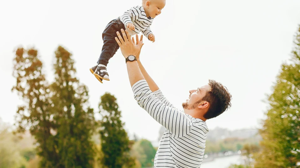 Бащите с по-големи права на отпуск за дете