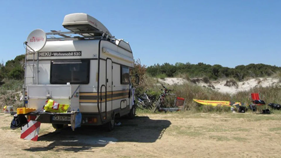 МРРБ: До 1 август работна група трябва да предложи правила за разполагане на палатки, кемпери или каравани извън къмпингите