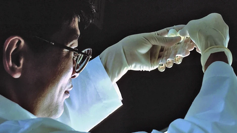 Изпитват ваксина срещу ХИВ