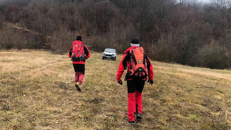 Спасители евакуират човек с изкълчен глезен от хижа Синаница