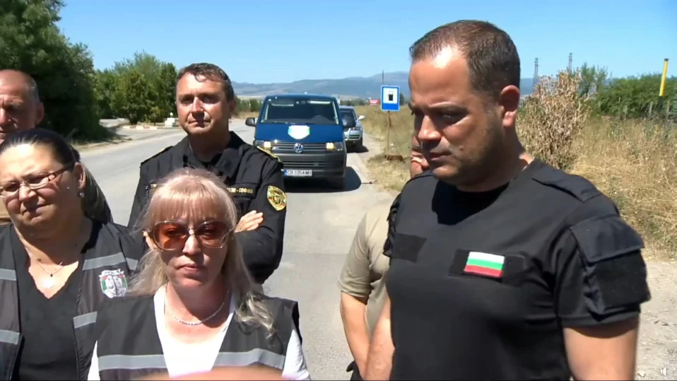 Разпитан е младежът, подал сигнал на 112 за трагедията в Елин Пелин (ВИДЕО)