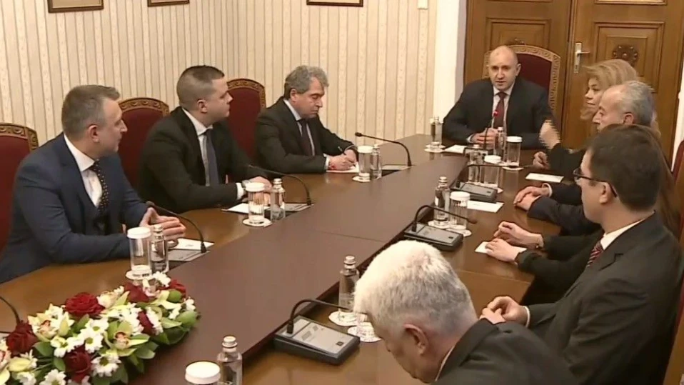 Радев връчва третия мандат на ИТН