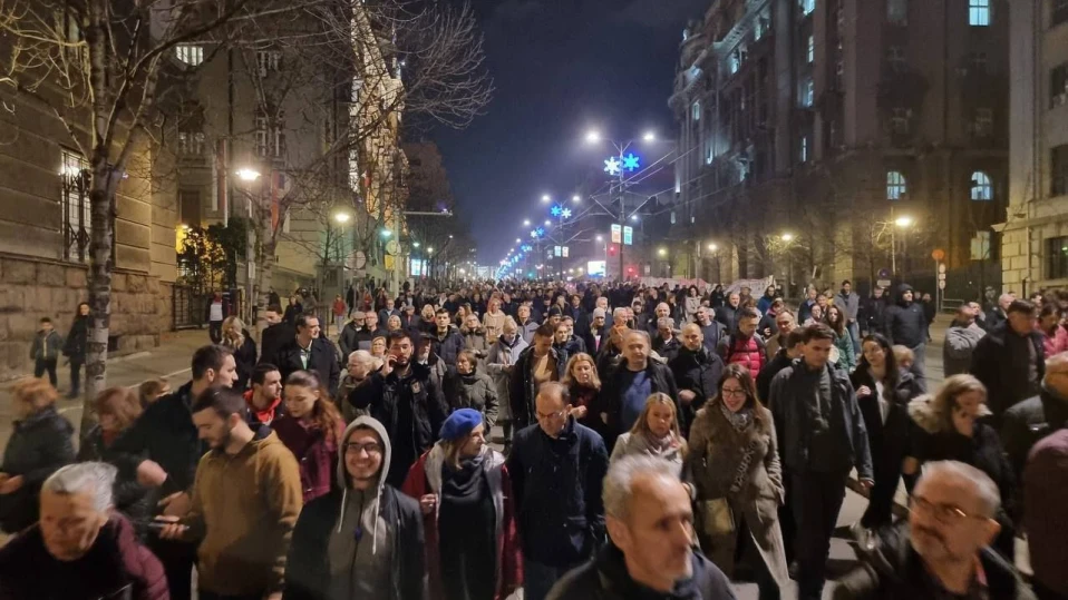 Хиляди се събраха в различни сръбски градове, за да протестират срещу добива на литий (ВИДЕО)