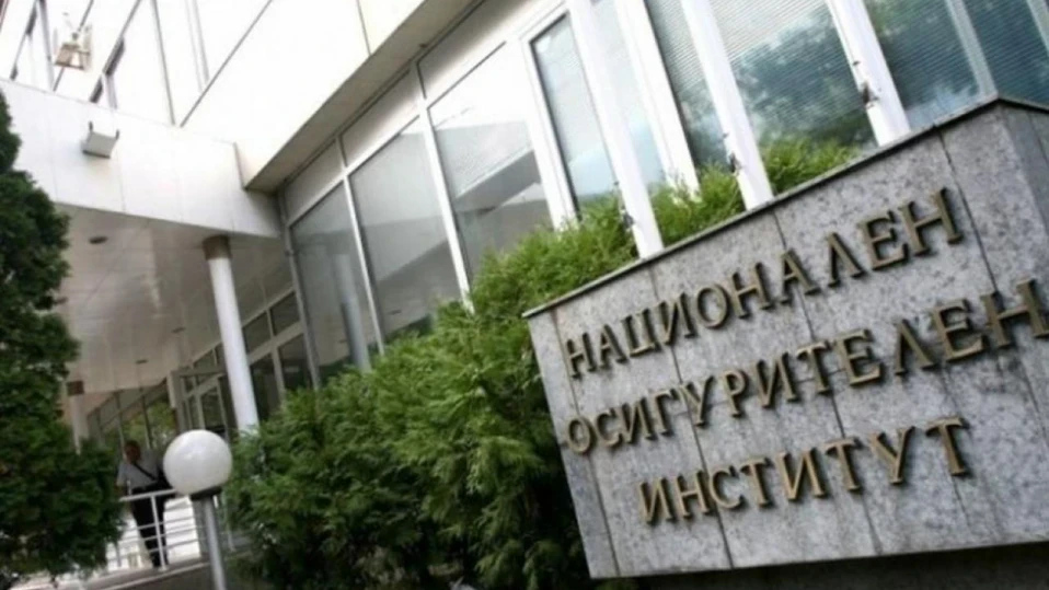 Дават на прокурор пари за безработица
