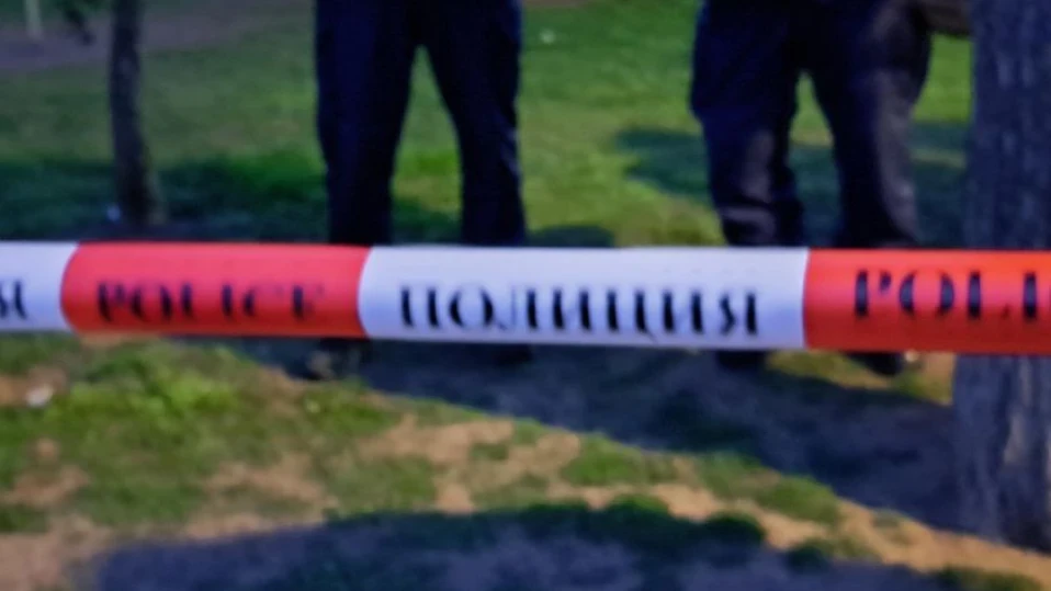 Каналджия се опита да избяга от районното в Димитровград, скочи от четвъртия етаж и загина