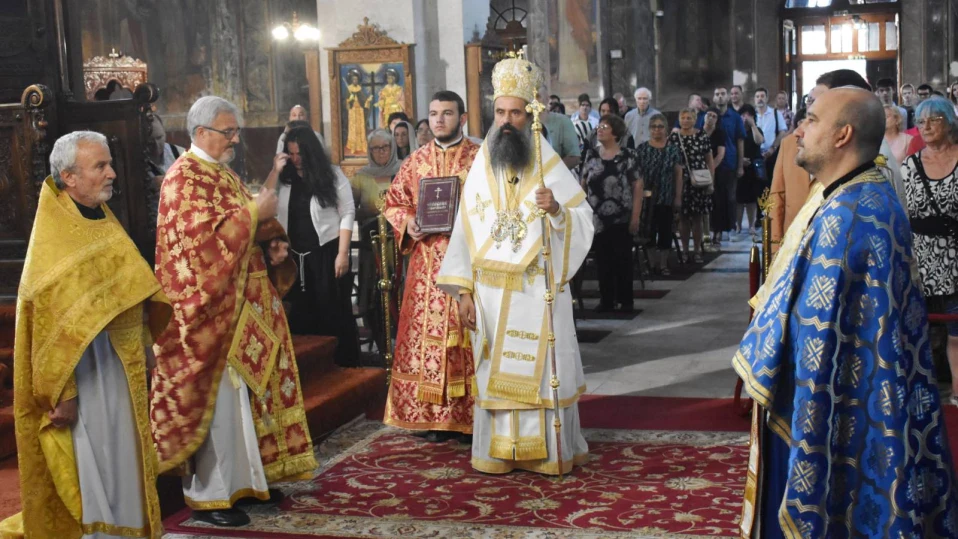 В Неделя след Петдесятница Патриархът отслужи тържествена литургия във видинския катедрален храм „Св. вмчк. Димитър“