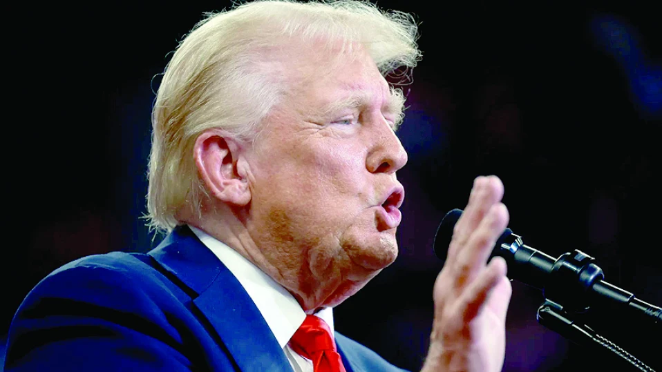 Тръмп обвини Байдън и Харис за спада на фондовите пазари в САЩ и Азия