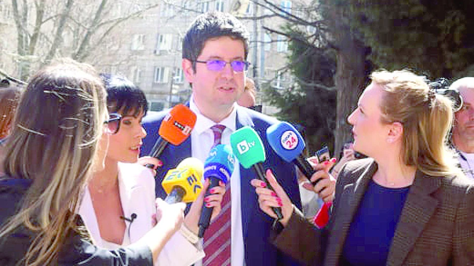 Зам.-шеф на БНБ склонен за служебен премиер