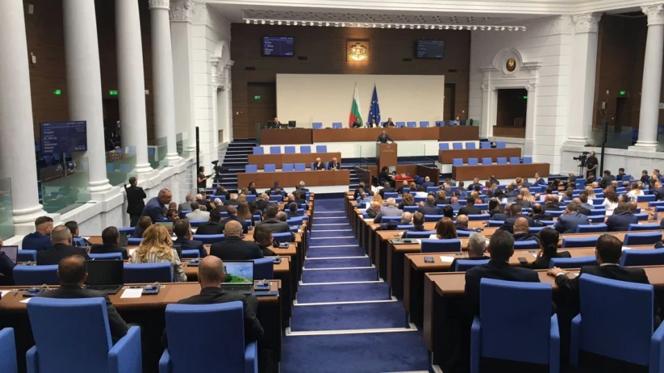 НС прие законопроект за ратификацията на международния договор за придобиване на боеприпаси за машини "Страйкър"
