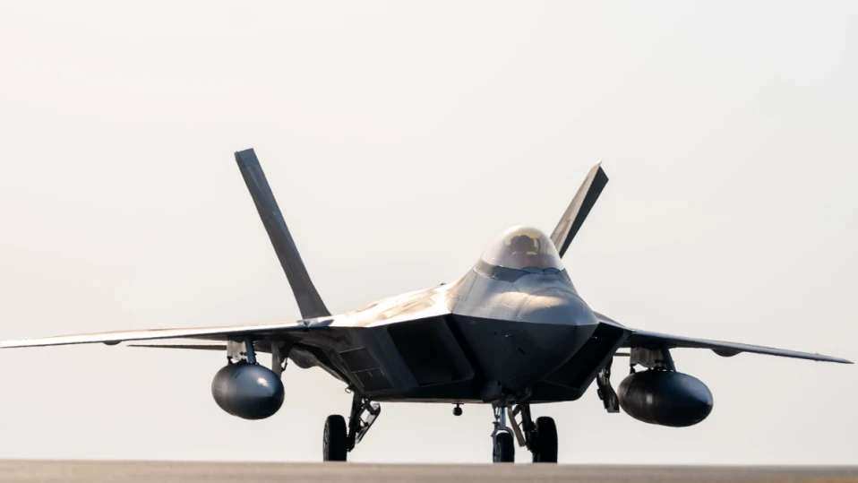 САЩ изпращат F-22 Raptors в Израел, за да се справят с иранската заплаха