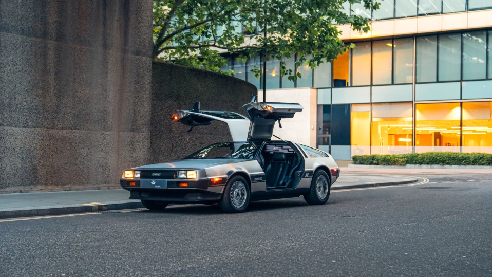 Завръщане в бъдещето с електрически DeLorean
