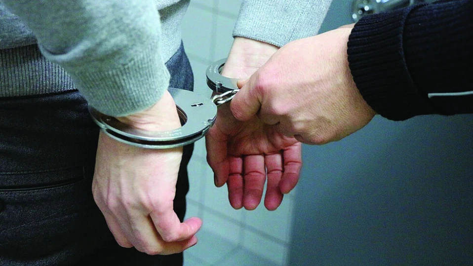 Откраднаха три апартамента на пловдивчанин, докато го наливат с алкохол