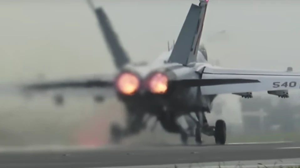 Екоактивисти спряха полетите на няколко германски летища