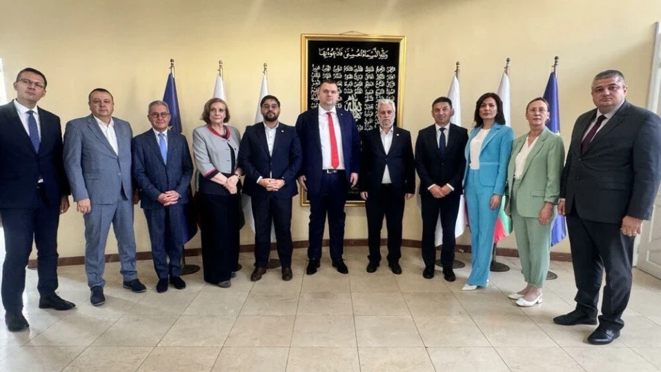 Пеевски и главният мюфтия обсъдиха ролята на вероизповеданията за толерантността и възпитанието на децата