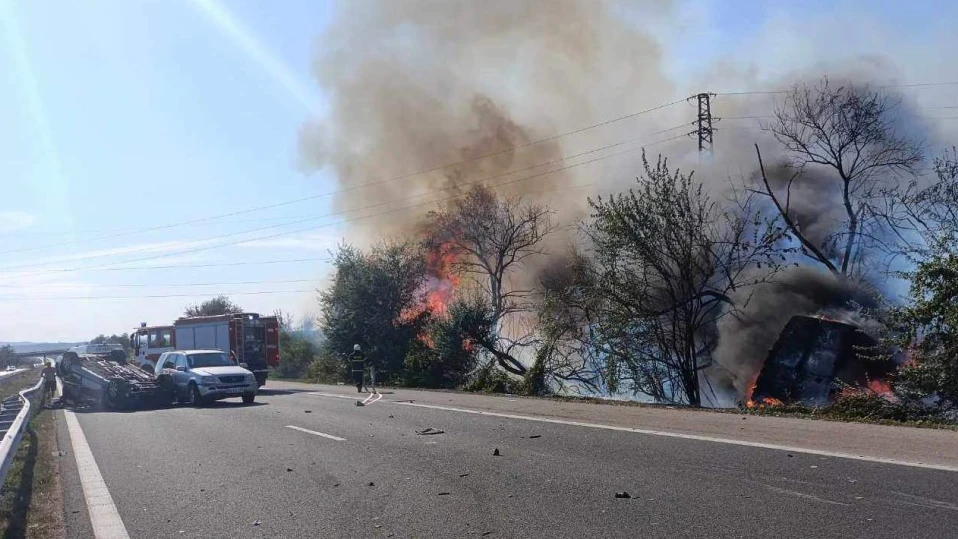 Катастрофа на "Хемус", пренасочват движението