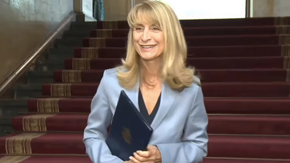 Днес Горица Грънчарова-Кожарева трябва да представи състава на новия служебен кабинет