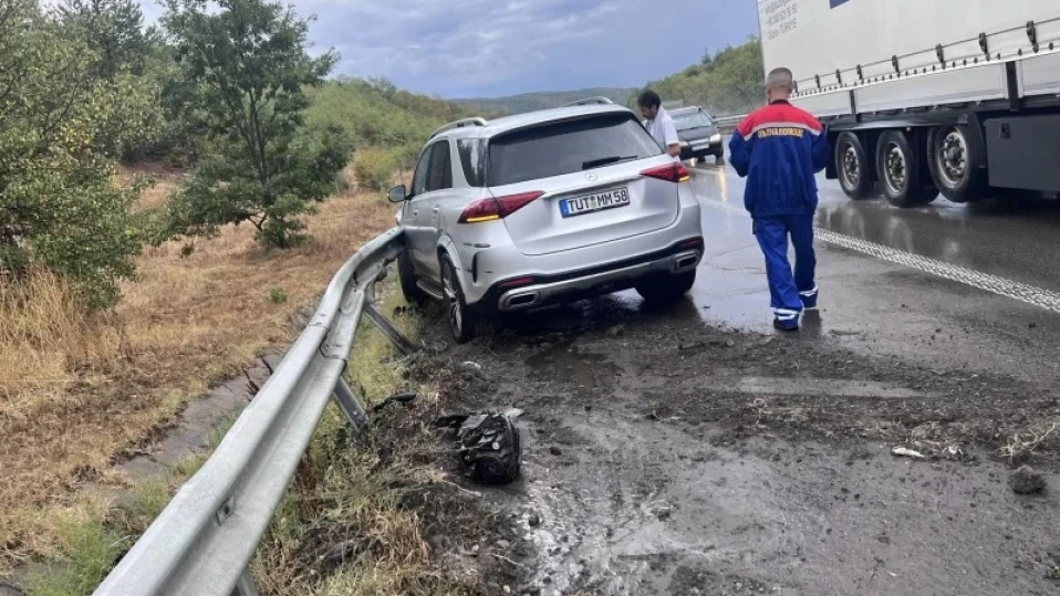 Поредна катастрофа на "Тракия", мъж е в "Пирогов" със счупена ръка