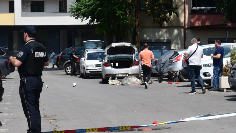 Показно убийство пред мол в Скопие