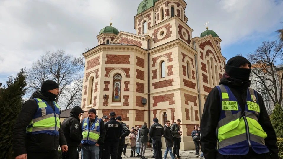 Властите в Киев забраняват УПЦ
