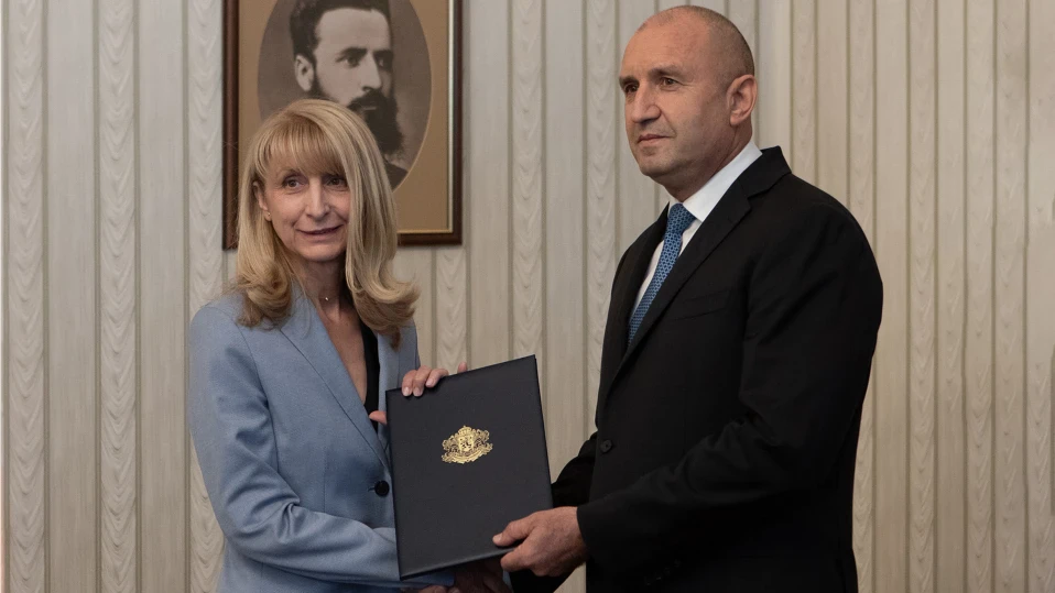 Румен Радев продължава да търси служебен премиер