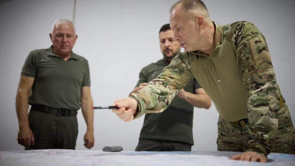 Зеленски се срещна с ген. Сирски край границата с Курска област