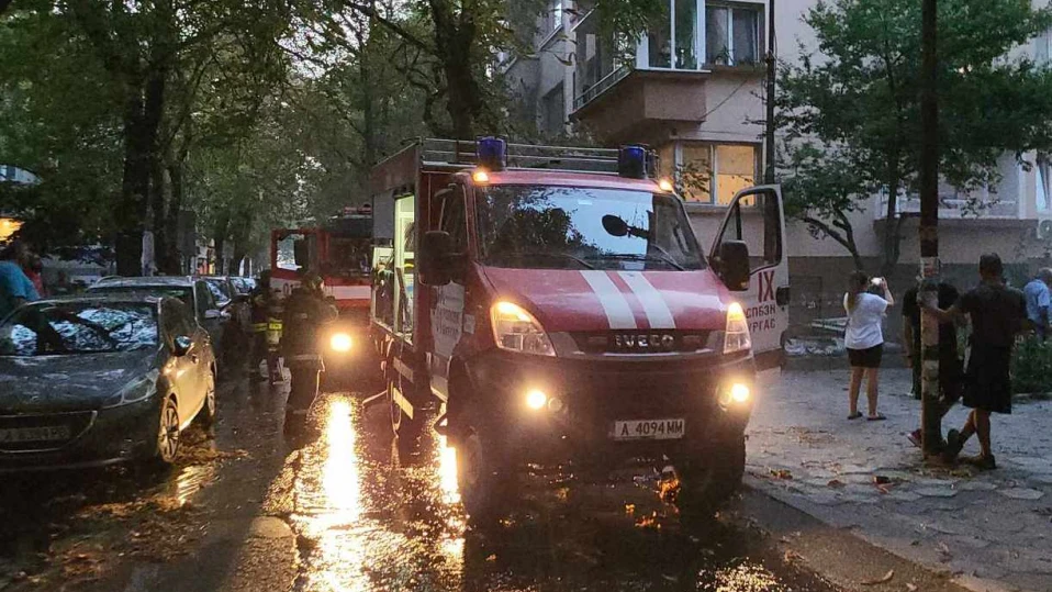 Огнен ад в Бургас заради късо съединение