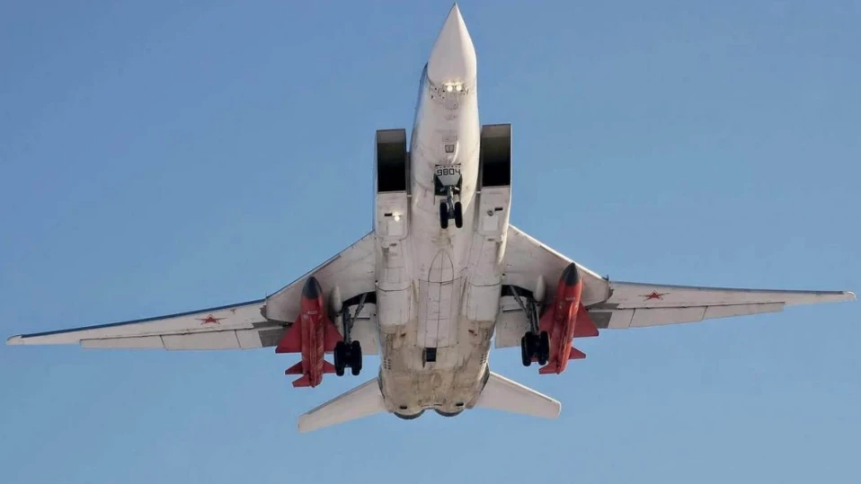 Руски бомбардировачи Ту-22М3 удариха с ракети Х-22 Змийския остров в Черно море
