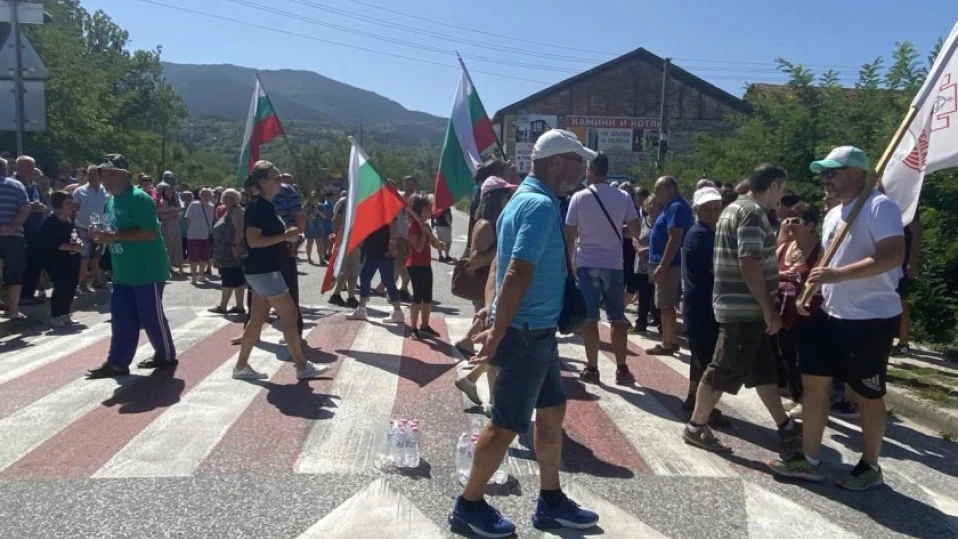 Десетки на пътни блокади заради безводие