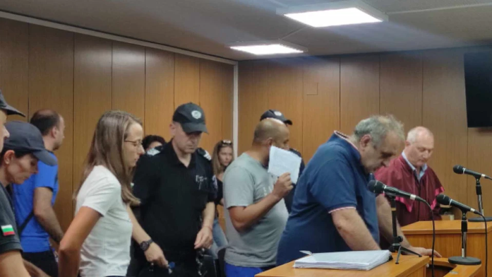 Оставиха в ареста задържаните в Пловдивско за източване на чужди банкови сметки