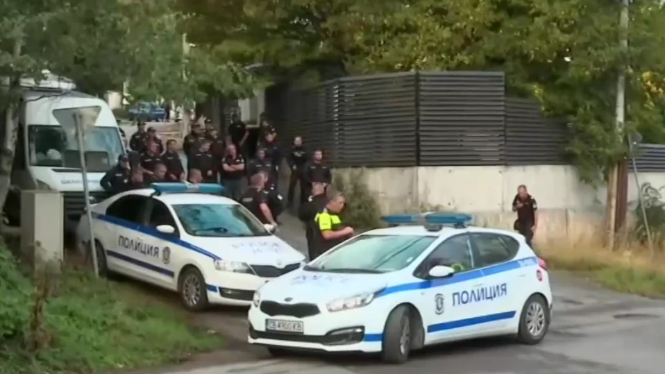 Засилено полицейското присъствие пред сарая на Доган в „Бояна”