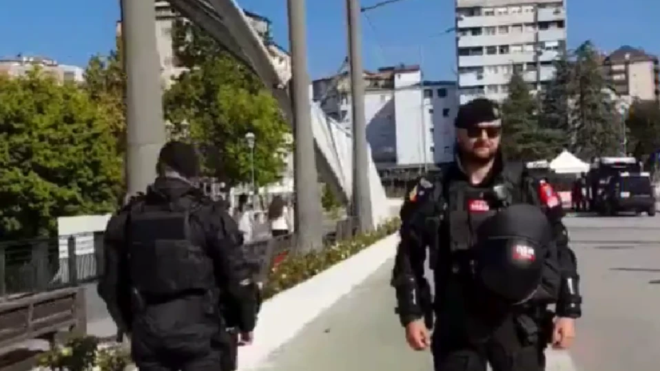 Засилено присъствие на КФОР на моста над Ибър: Косовската полиция затвори няколко сръбски общини (ВИДЕО)