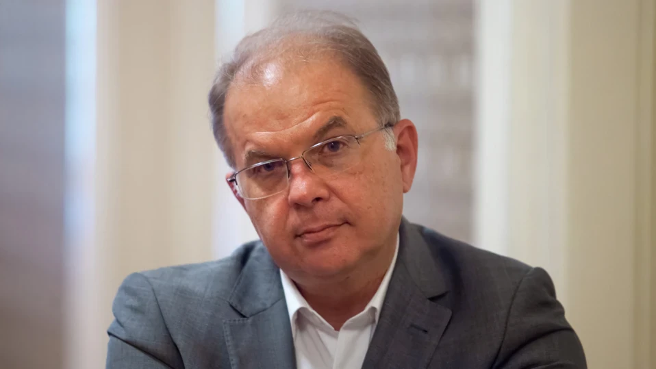 Радомир Чолаков, председател на Комисията по конституционни въпроси в 49-ото НС, пред „Труд news“: Партиите на промяната като разярени бизони тръгнаха да газят Конституцията