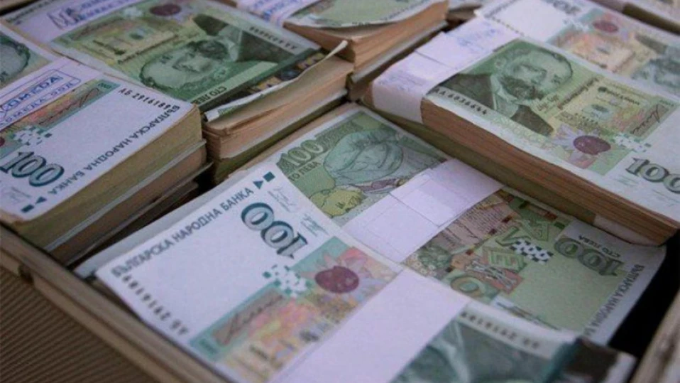 Петима българи са декларирали заплати от 16 до близо 29 млн. лева