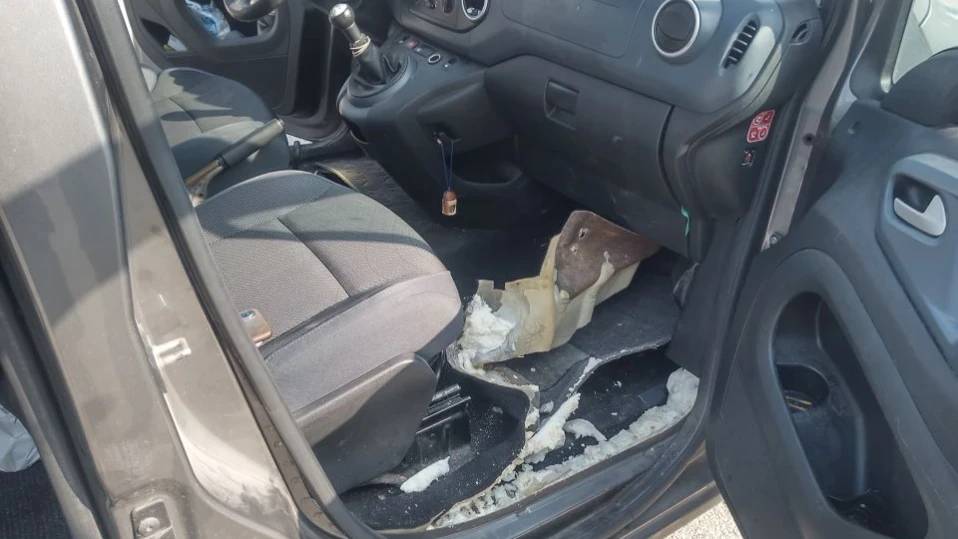 Двама българи са в ареста с постоянна мярка „задържане под стража“, обвинени в опит да изнесат от страната близо 850 грама хероин