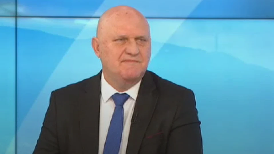 Галин Цоков: Използването на телефони в класните стаи е забранено още от 2016 година